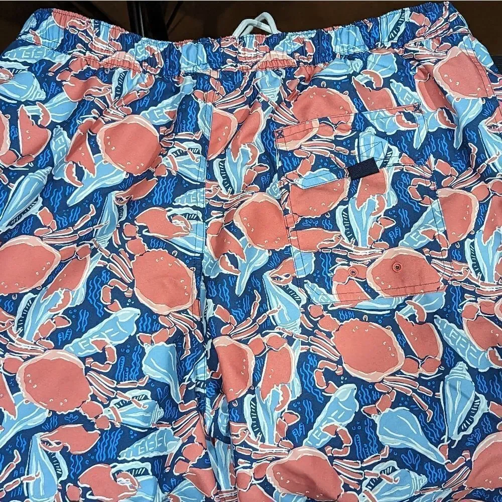 Vineyard Vines swim trunks‎